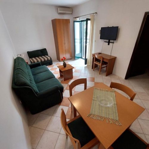 Renome-Apartment-Petrovac-Exterior (1)