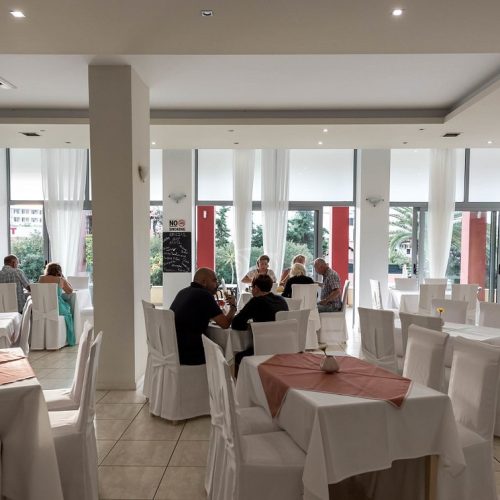 hotel-restaurant-v14468239