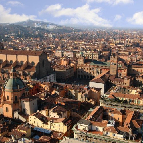 italy-old-bologna-piazza-maggiore-beautiful-view